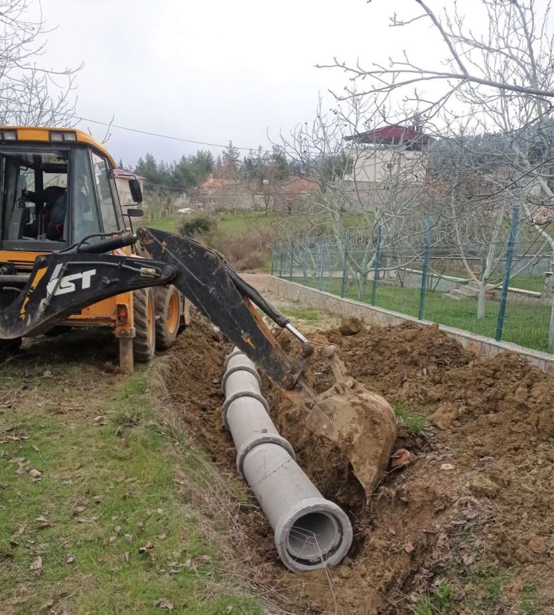 TOROSLAR’DA YOL ÇALIŞMALARI SÜRÜYOR