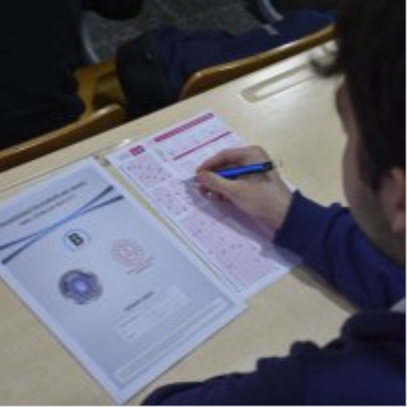 Lise ve üniversite adayları için ciddi prova