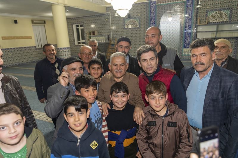 Başkan Büyükkılıç, Ramazan’ın Bereketini Vatandaşla Yaşıyor