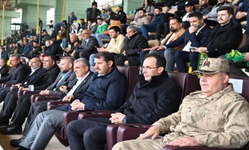 Başkan Beyazgül, Şanlıurfaspor’u Yalnız Bırakmadı