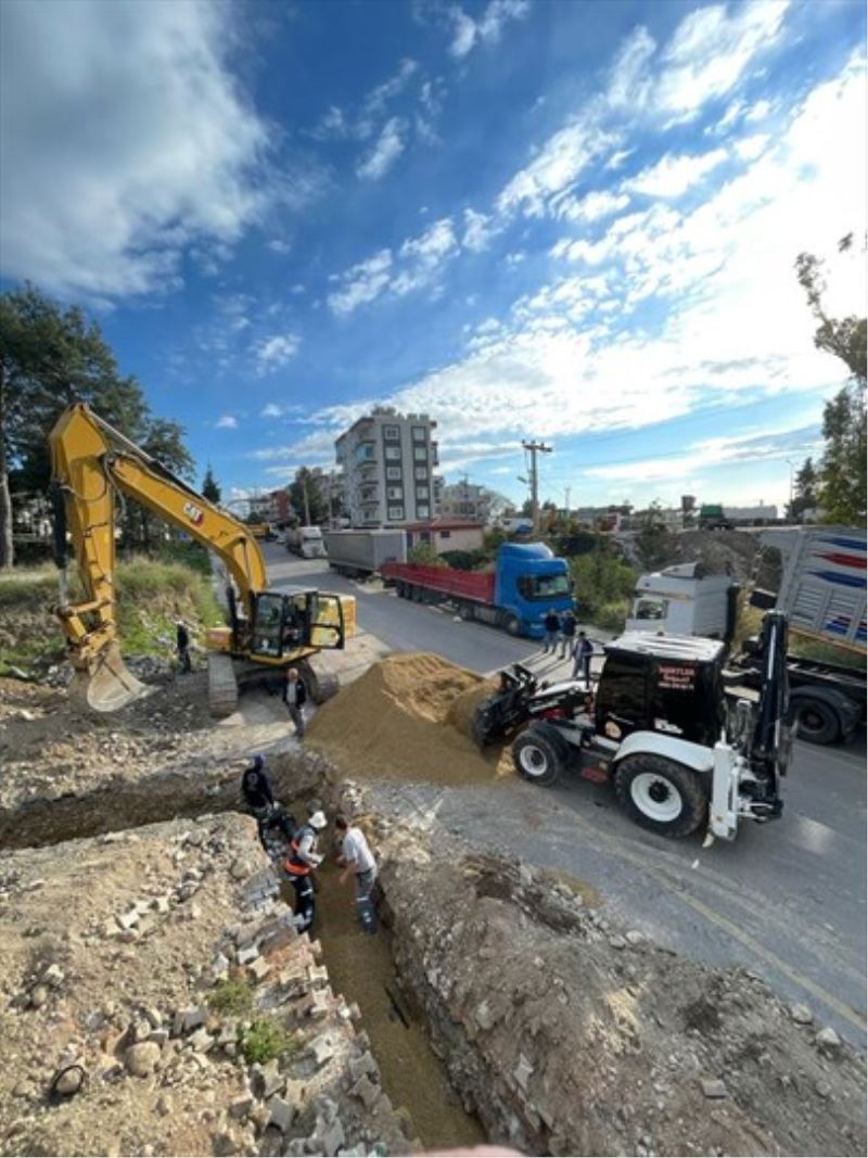 Büyükşehir DESKİ, deprem bölgesinde de gece gündüz çalışıyor
