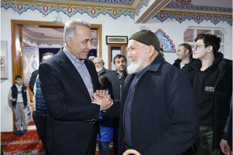 Başkan Dursun Teravih Sonrası Komşularıyla Beraber