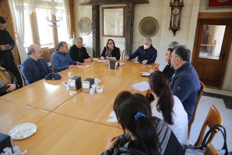 BAŞKAN FATMA ŞAHİN’DEN ZİNCİRLİ BEDESTEN ESNAFINA DESTEK ELİ!