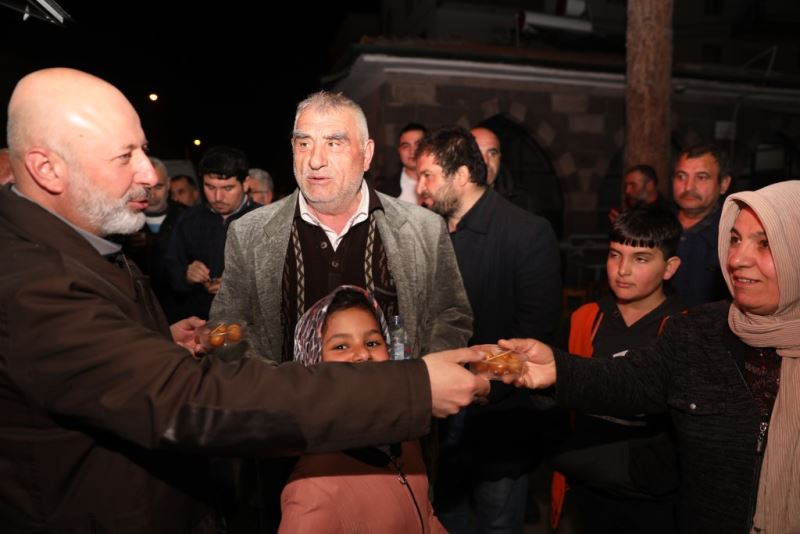 BAŞKAN ÇOLAKBAYRAKDAR, RAMAZANIN BEREKETİNİ VATANDAŞLARLA PAYLAŞIYOR