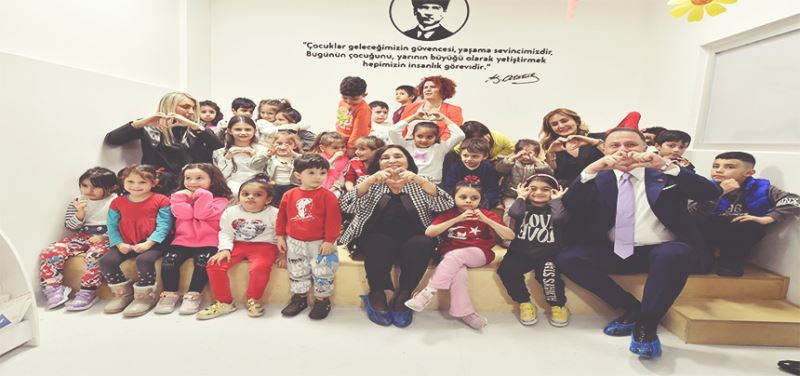 BEYLİKDÜZÜ’NÜN YENİ GÜNDÜZ ÇOCUK BAKIMEVİ KILIÇDAROĞLU’NUN KATILIMIYLA HİZMETE AÇILDI
