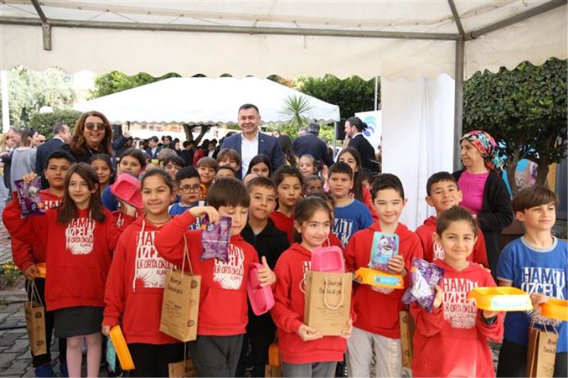 ALANYA BELEDİYESİ 4 NİSAN SOKAK HAYVANLARI GÜNÜ’NDE FARKINDALIK ETKİNLİĞİ DÜZENLEDİ YÜCEL: “HAYVAN DOSTLU BELEDİYEYİZ”