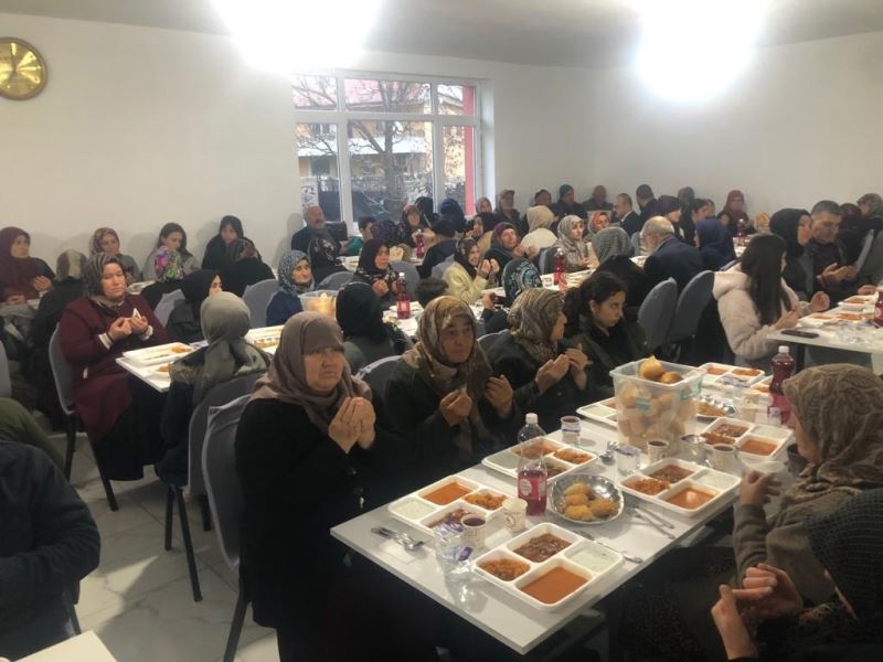 Belediye Başkanı Savran Eğrikuyu Köyü’nde Düzenlenen İftar Programına Katıldı