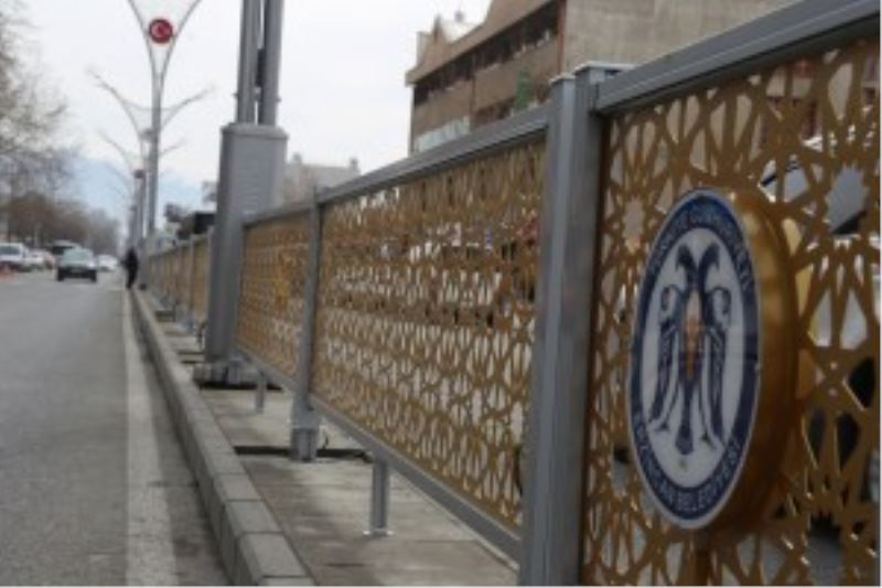 Dekoratif Refüj Bariyer yapım çalışmalarımız devam ediyor