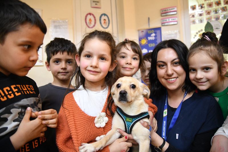 Karamel “Dünya Sokak Hayvanları Gününü” Çocuklarla Geçirdi