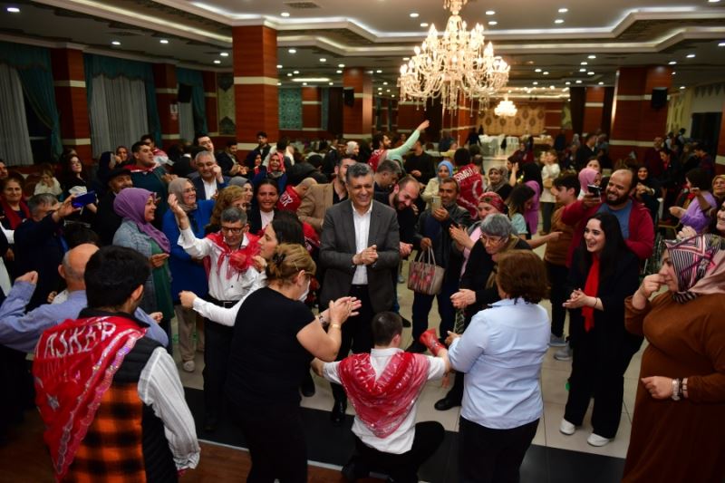 Esenyurt’un kınalı kuzularına temsili asker eğlencesi