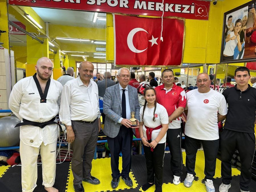  BAŞKANI SELVİTOPU SPOR KULÜBÜNÜ ZİYARET ETTİ