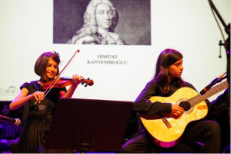 ÜMRANİYE MÜZİK AKADEMİSİ YIL SONU KONSERİ BİR İLKE SAHNE OLDU