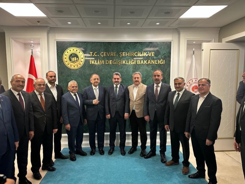 Başkan Büyükkılıç, Bakan Özhaseki