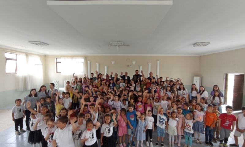 Köprübaşı Borlu’da Öğrenciler ‘Karagöz ve Hacivat’la Eğlendi