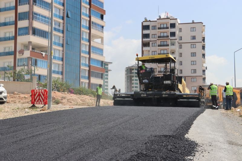 TOROSLAR BELEDİYESİ, KORUKENT MAHALLESİ’NDE SICAK ASFALT, AKBELEN, SOĞUCAK ve ÇANDIR MAHALLELERİ’NDE KİLİT PARKE YOL ÇALIŞMASI YAPTI