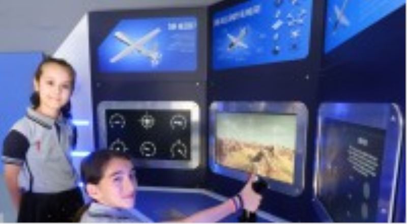 Kepez’in Mobil Bilim Tırı okullarda