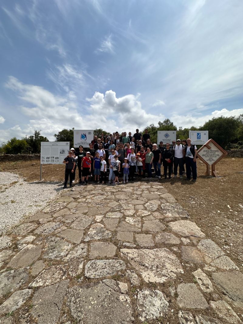 DOĞASEVERLER AİGAİ’DE YÜRÜYÜŞ YAPTI