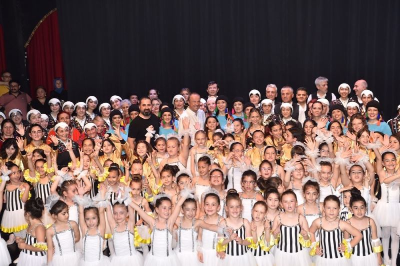 Kursiyerlerin yıl sonu gösterisine yoğun ilgi