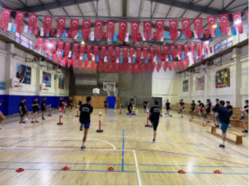 SPORCU GENÇLER ÜMRANİYE BELEDİYESİ İLE HAYALLERİNE KAVUŞUYOR