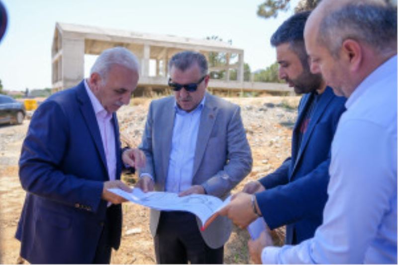 GENÇLİK VE SPOR BAKANI ÜMRANİYE’DEKİ YATIRIMLARI YERİNDE İNCELEDİ
