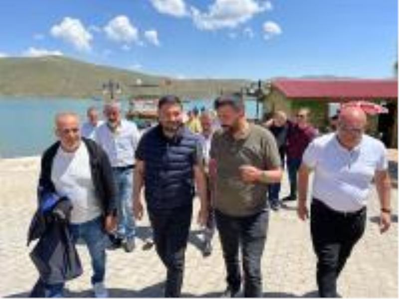 BAŞKAN ÖZTEKİN KARADENİZ TURUNDA HEMŞEHRİLERİYLE BULUŞTU