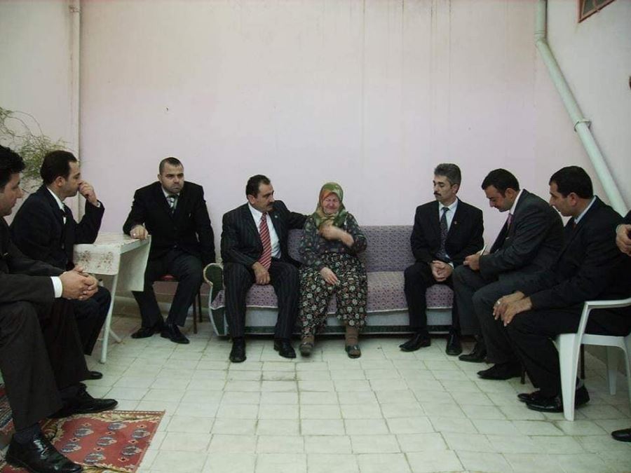 İZMİRİN AĞIR ABİSİ CAHİT AGUŞ