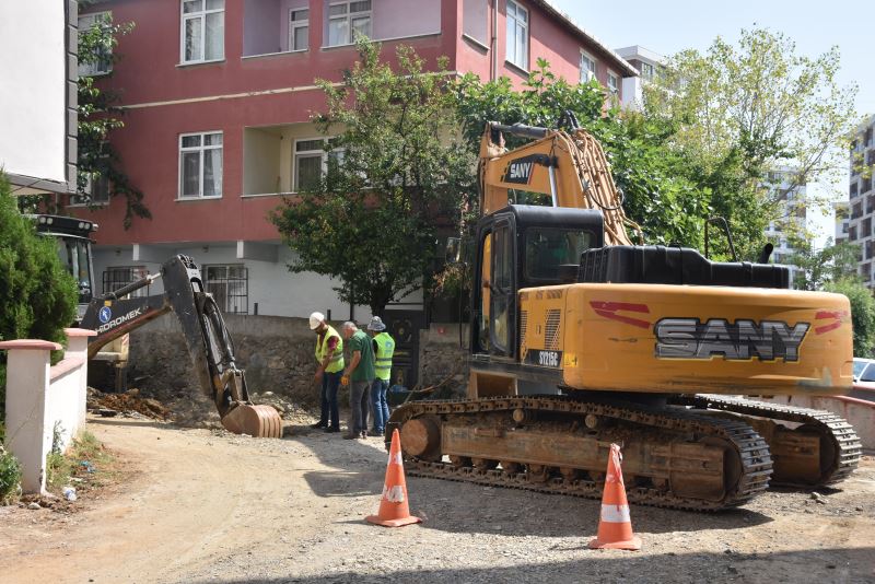 İlçe genelinde alt ve üst yapı çalışmaları sürüyor