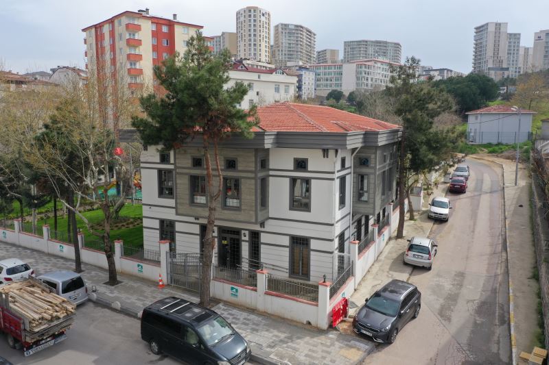 Kütüphane Esenyalı Mahallesi’ne