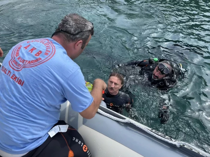 Su altında tatbikat