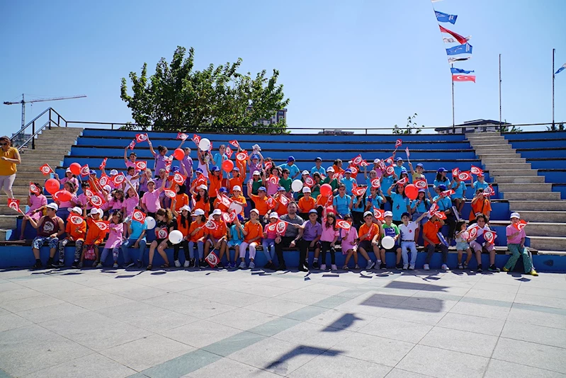 KÜÇÜKÇEKMECELİ ÇOCUKLAR, ZAFER HAFTASI ETKİNLİKLERİNDE BİR ARAYA GELDİ