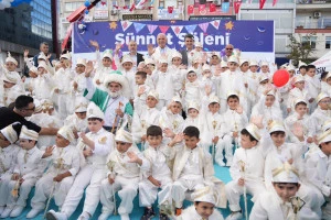 ÜMRANİYE BELEDİYESİ’NDEN TOPLU SÜNNET ŞÖLENİ