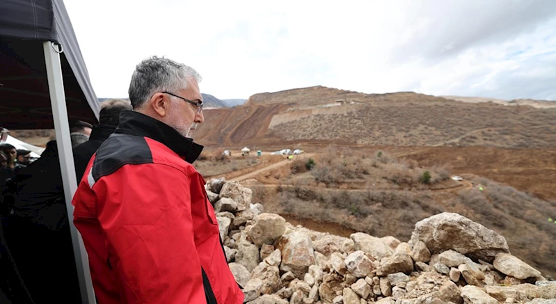 Bakan Işıkhan, Erzincan İliç’de Heyelanın Yaşandığı Bölgede İncelemelerde Bulundu
