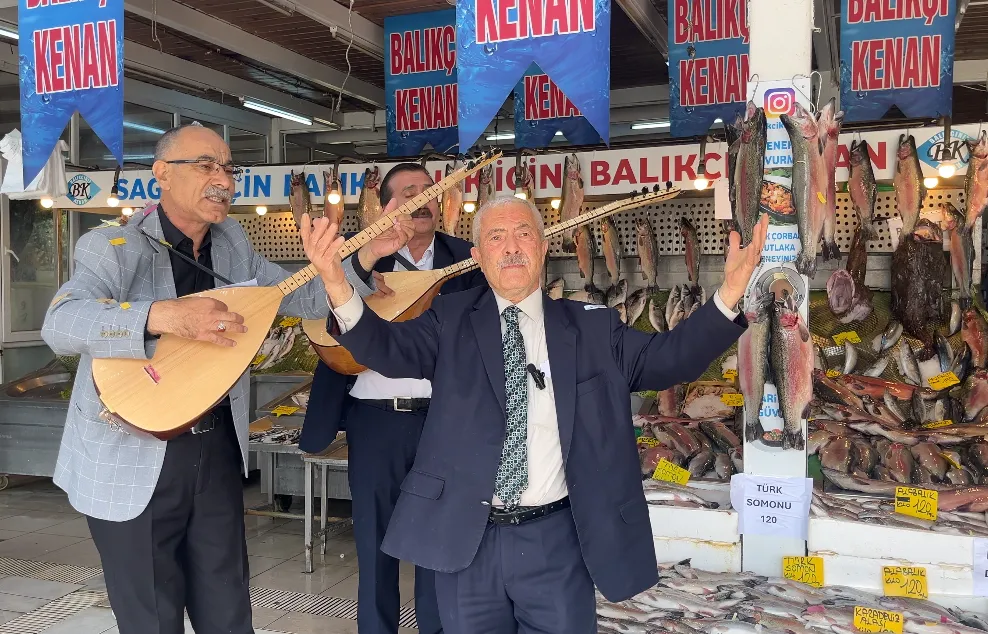 Halk Ozanları Balıklara Türkü Söyledi