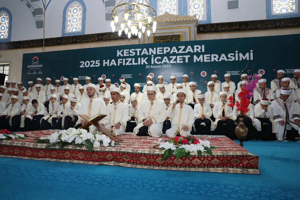 İzmir’de 65 Hafız İçin Muhteşem İcazet Merasimi Yapıldı