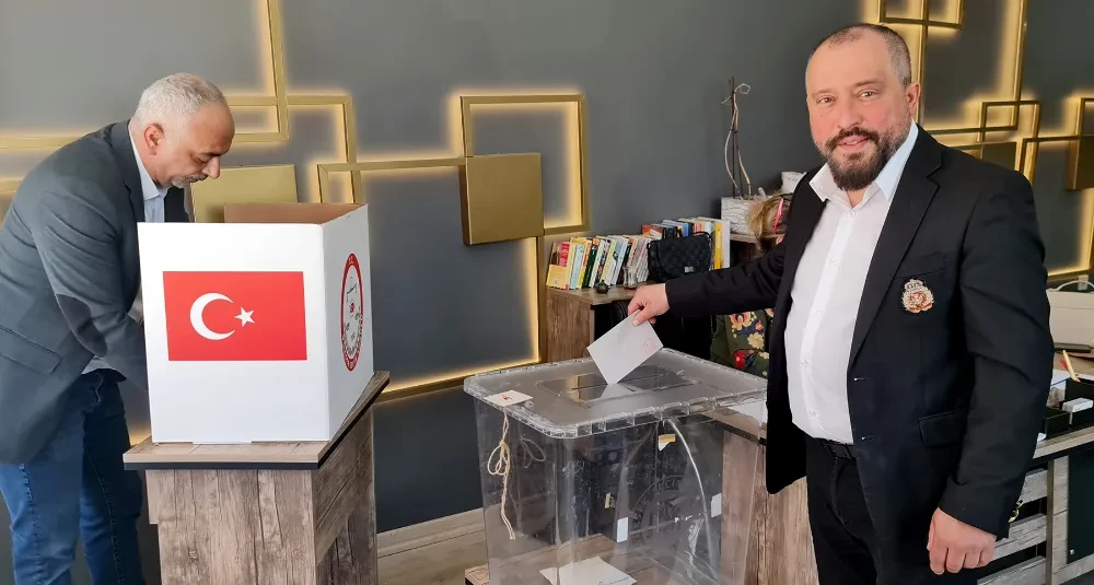 Esendal Kaya, Güven Tazeledi