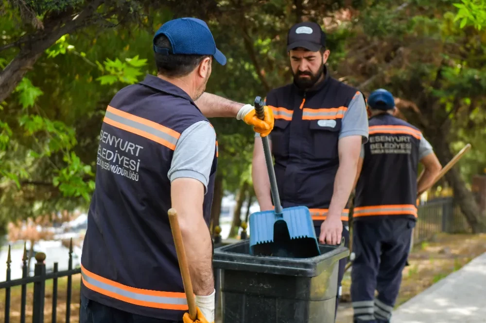Temizlik Seferberliği Gece Gündüz Sürüyor