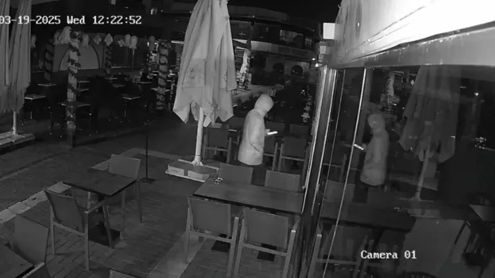 İş Yerinden Çaldığı Kasayı Mezarlığa Gömdü