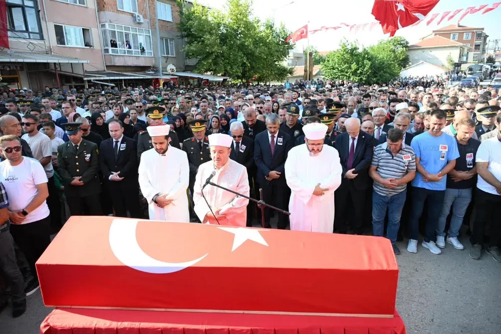 Şehit Üsteğmen Özsu Memleketinde Toprağa Verildi