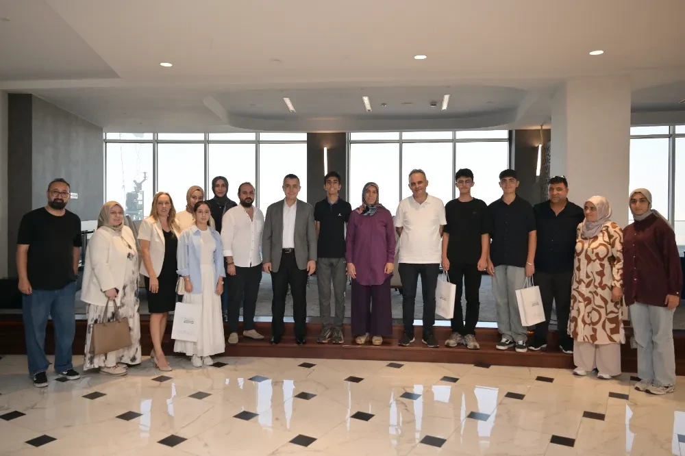 Aksoy’a Başarılı Öğrencilerden Ziyaret