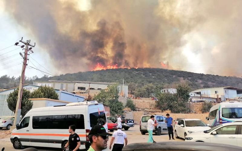 Bodrum’da yangin büyüyor