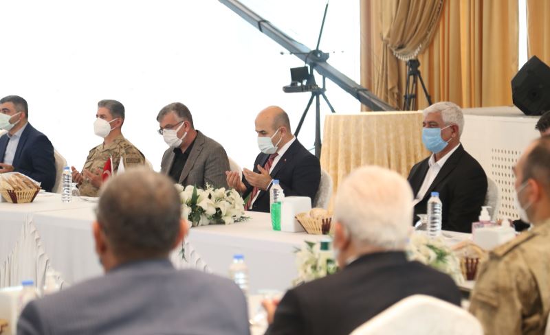 Mardin Valisi Demirtas, husumetli ailelerin barisina sahitlik etti