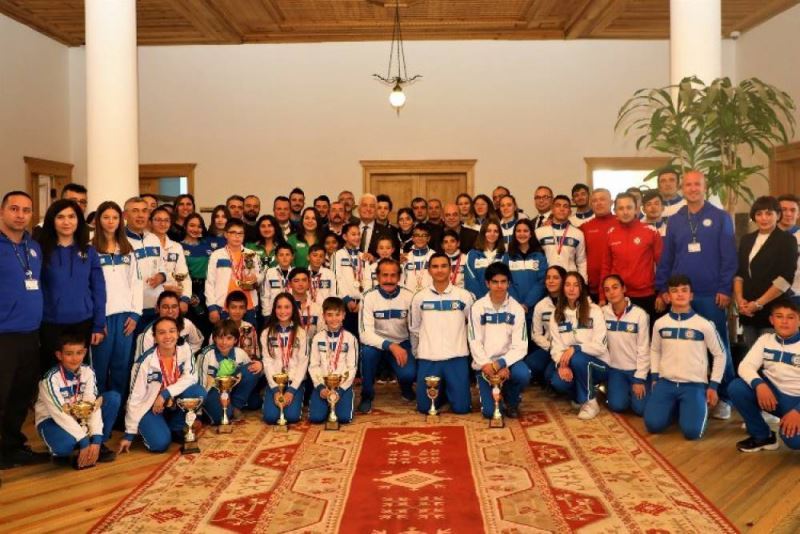 PTT üyesi 38 bin kisinin verileri çalindi!