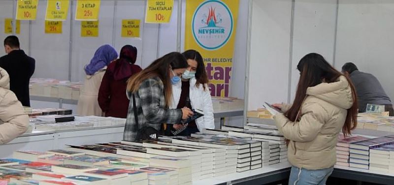 Nevsehir Belediyesi Kitap Fuari Açildi