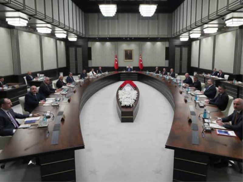 Cumhurbaskanligi Kabinesi toplaniyor