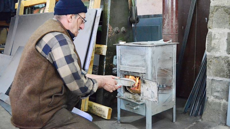 Sobalari ile insanlari isitip, yemeklerine lezzet katiyor