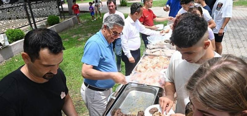 Baskan Topaloglu, Ögrencilerle Mangal Partisinde Bir Araya Geldi