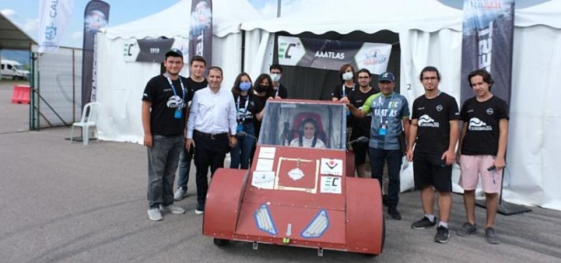 Liseli gençler Teknofest elektrikli araç yarislarinda yaristi!