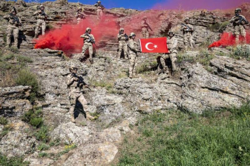 Komandolar dosta güven, düsmana korku veriyor