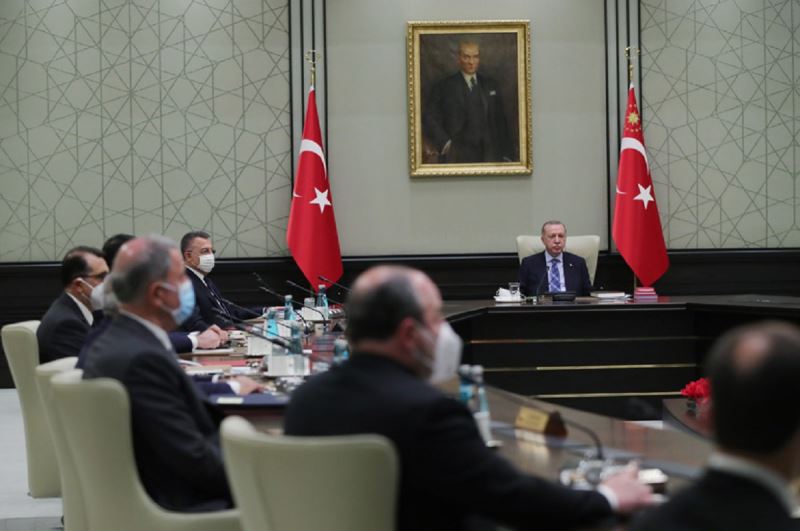 Kabine yarin toplaniyor