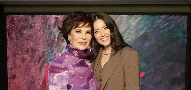 Hülya Koçyigit’in Konugu Pelin Akil Oldu